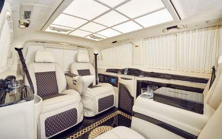 KLASSEN VIP VAN MVD 9028