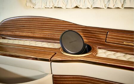 KLASSEN VIP VAN MVD 9051