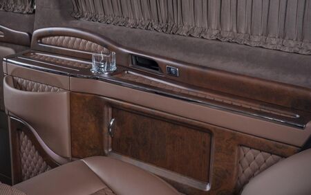 KLASSEN VIP VAN MVD 9019