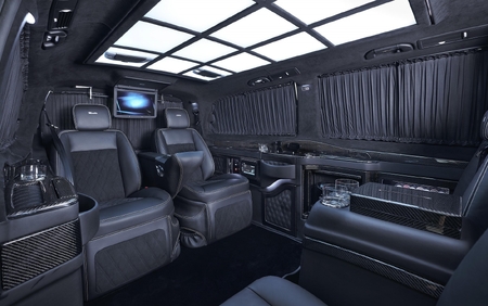 KLASSEN VIP VAN MVD 9031