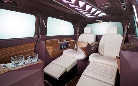 KLASSEN VIP VAN MVD 9027