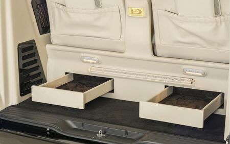 KLASSEN VIP VAN MVD 9015