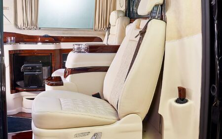 KLASSEN VIP VAN MVD 9053