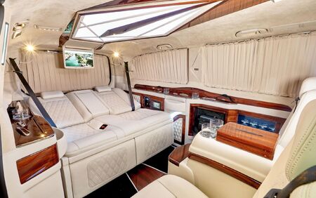 KLASSEN VIP VAN MVD 9053