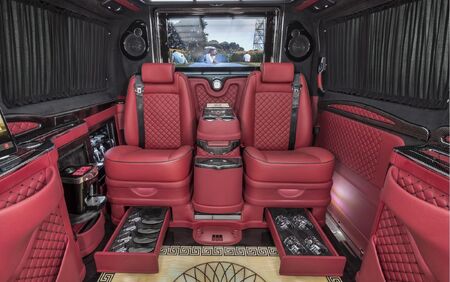 KLASSEN VIP VAN MVD 9014