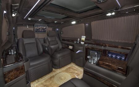 KLASSEN VIP VAN MVD 9018