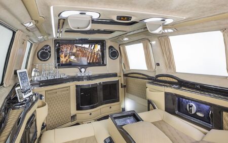 KLASSEN VIP VAN MVD 9000