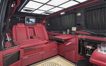 KLASSEN VIP VAN MVD 9054