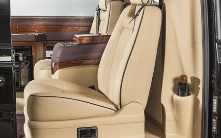 KLASSEN VIP VAN MVD 9025