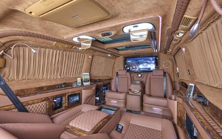 KLASSEN VIP VAN MVD 9023