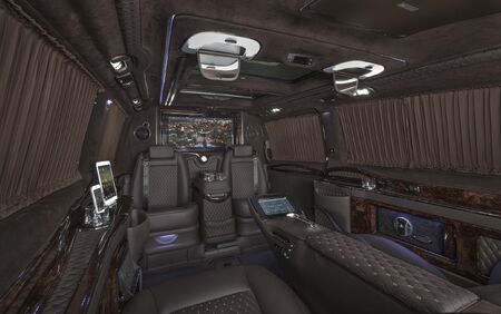 KLASSEN VIP VAN MVD 9018