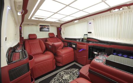 KLASSEN VIP VAN MVD 9016