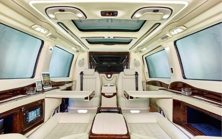 KLASSEN VIP VAN MVD 9024