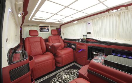 KLASSEN VIP VAN MVD 9016