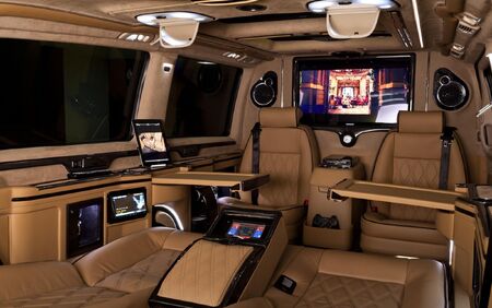 KLASSEN VIP VAN MVD 9006