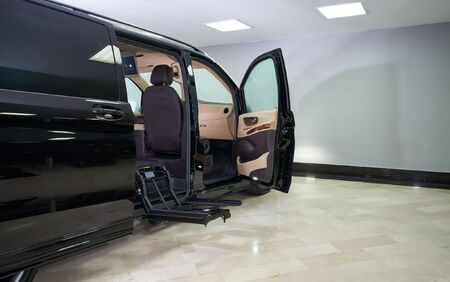 KLASSEN VIP VAN MVD 9056