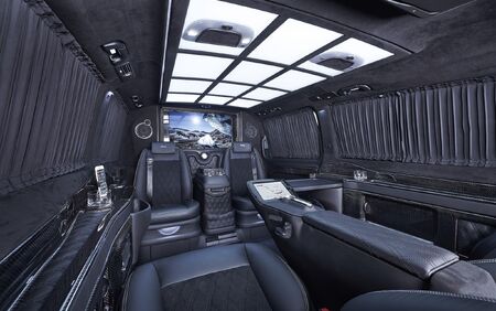 KLASSEN VIP VAN MVD 9031