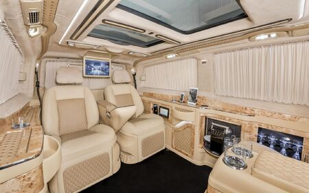 KLASSEN VIP VAN MVD 9020