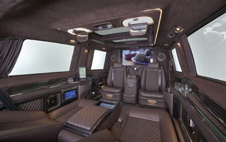 KLASSEN VIP VAN MVD 9032