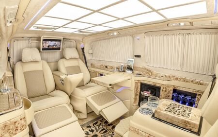 KLASSEN VIP VAN MVD 9013