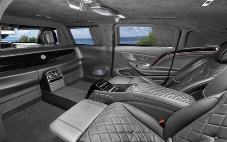 KLASSEN Stretched and Armored Car MMR_1365