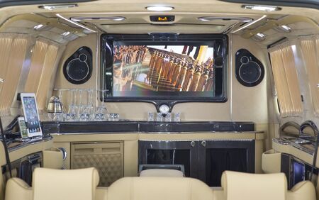 KLASSEN VIP VAN MVD 9000