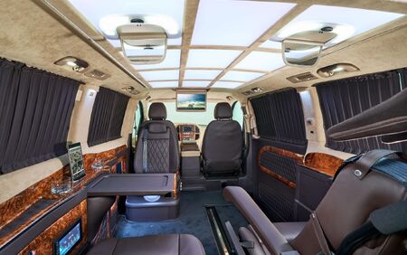 KLASSEN VIP VAN MVD 9056