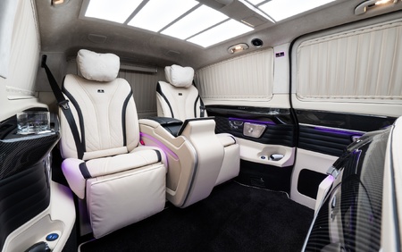 Klassen Mercedes-Benz V-Class V300 Luxury VIP Business Van -2024 MVV_1682