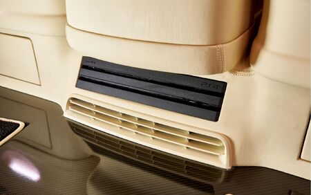 KLASSEN VIP VAN MVD 9050