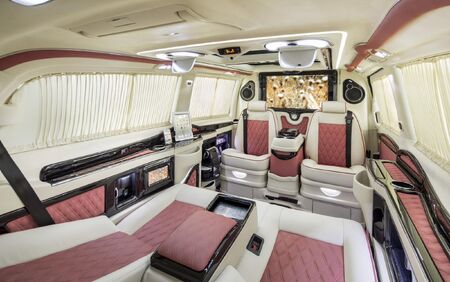 KLASSEN VIP VAN MVD 9002