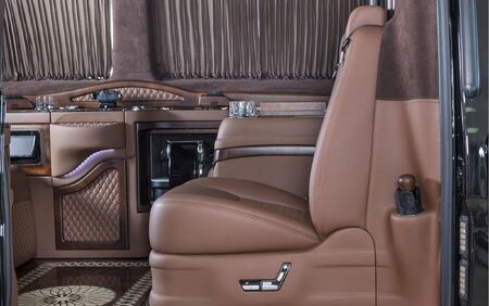 KLASSEN VIP VAN MVD 9019