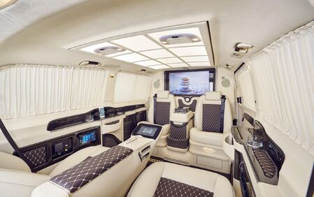 KLASSEN VIP VAN MVD 9028