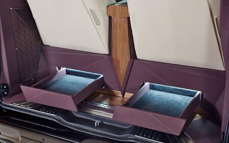 KLASSEN VIP VAN MVD 9027