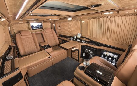 KLASSEN VIP VAN MVD 9012