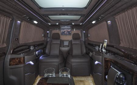 KLASSEN VIP VAN MVD 9018