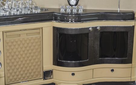 KLASSEN VIP VAN MVD 9000