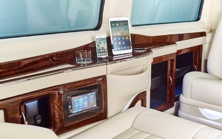 KLASSEN VIP VAN MVD 9024