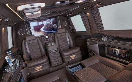 KLASSEN VIP VAN MVD 9032