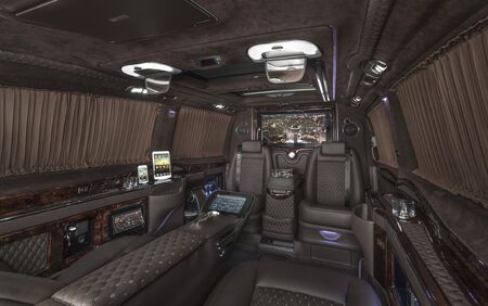 KLASSEN VIP VAN MVD 9018