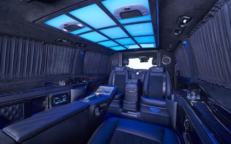 KLASSEN VIP VAN MVD 9031