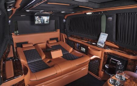 KLASSEN VIP VAN MVD 9009