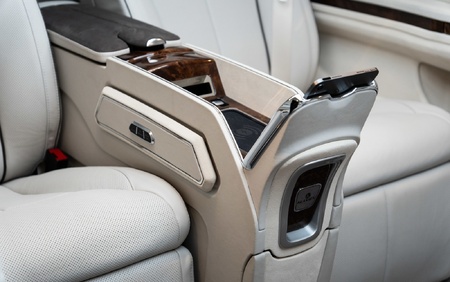 KLASSEN Mercedes-Benz V-Class V300 AMG Luxury VIP First Class Van MVE_1679