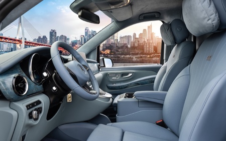 Klassen Mercedes-Benz V-Class V300 VIP EDITION 2024 Luxury Van MVV_1663