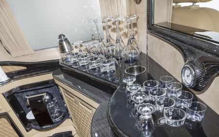 KLASSEN VIP VAN MVD 9000