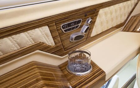 KLASSEN VIP VAN MSE 9008