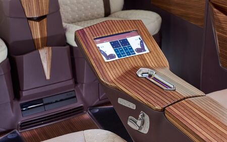 KLASSEN VIP VAN MVD 9027