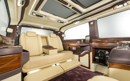 KLASSEN VIP VAN MVD 9025