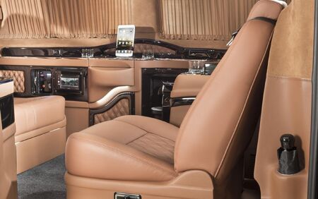 KLASSEN VIP VAN MVD 9017