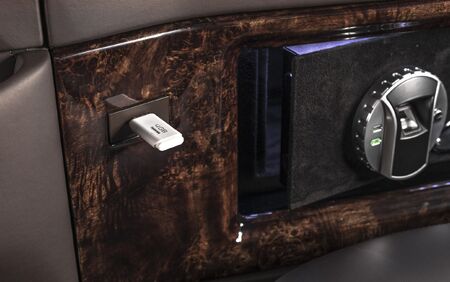 KLASSEN VIP VAN MVD 9018