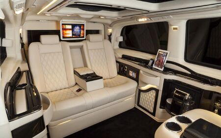 KLASSEN VIP VAN MVD 9001